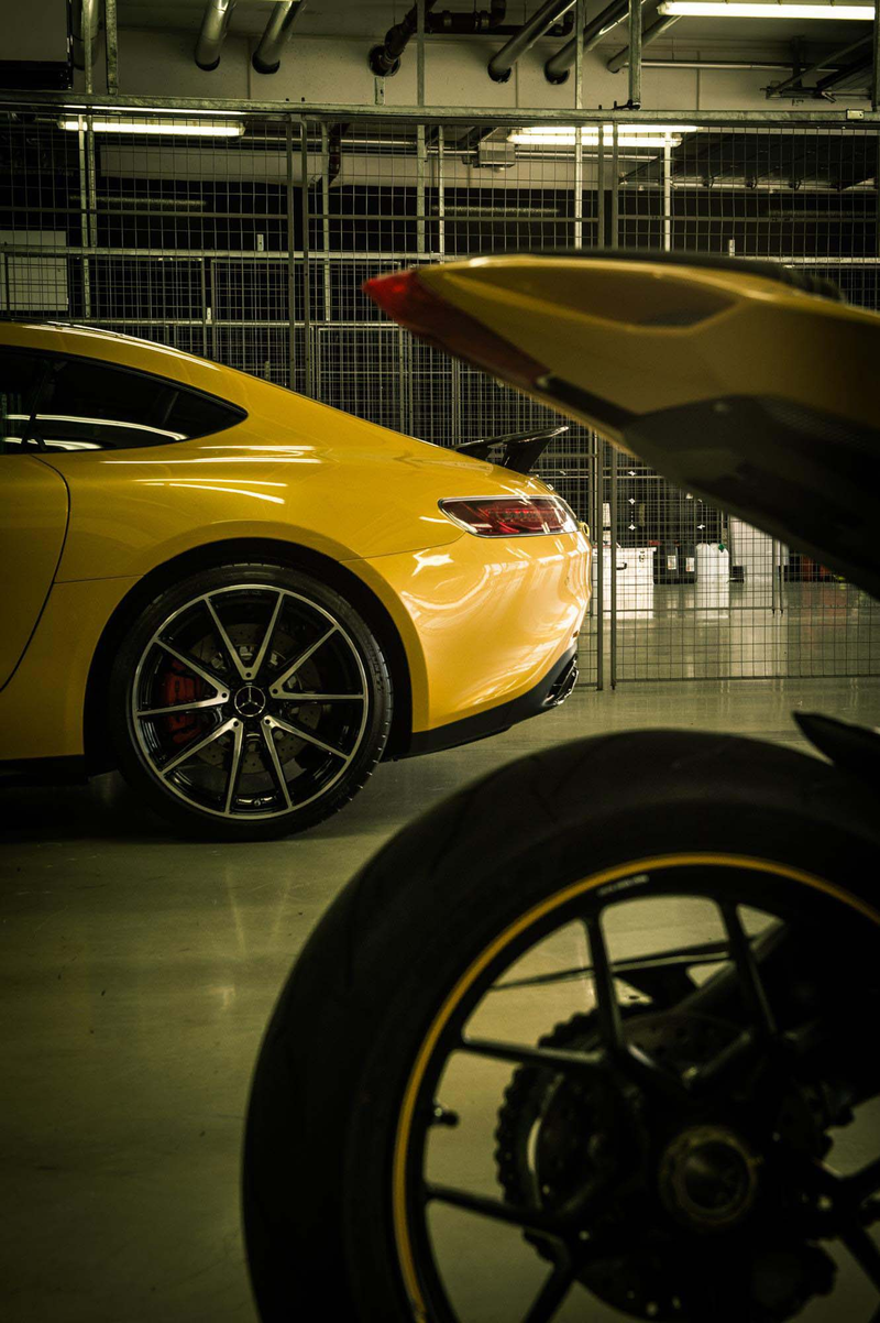Illustration for article titled Happy Friday, Here's Some MV Agusta And Mercedes-AMG GT Porn